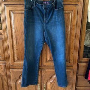 Gloria Vanderbilt bootcut jeans size 16